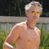 Le fiancé de la chanteuse Britney Spears, Jason Trawick, se rend à la plage, à Hawaï, le jeudi 5 juillet 2012.