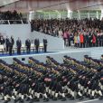 Valérie Trierweiler, un mois après le Twittweilergate des législatives, assistait au défilé militaire de la Fête nationale, le 14 juillet 2012, installée dans la tribune des conjoints des membres du gouvernement, à la gauche de la tribune présidentielle d'où son compagnon François Hollande, chef de l'Etat et des armées, a suivi la parade.