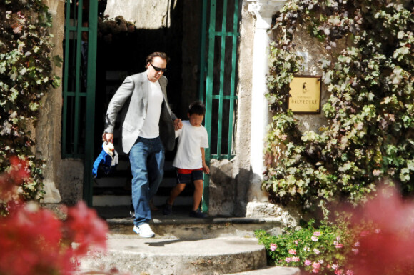 Nicolas Cage en vacances en Italie avec son fils Kal-el. Le 17 juillet 2012.