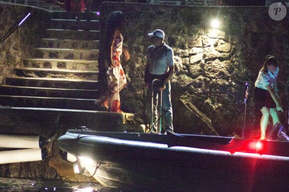 Exclu : Rihanna rejoint son yacht le Latitude après avoir dîné au restaurant Il San Pietro dans la commune de Positano. Le 19 juillet 2012.