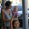 Jessica Alba et ses filles Haven et Honor dans les rues de Beverly Hills, le 21 juillet 2012.