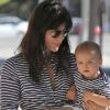 Selma Blair, son compagnon Jason Bleick et leur fils Arthur sont allés déjeuner a Studio City, le 25 juillet 2012 à Los Angeles
