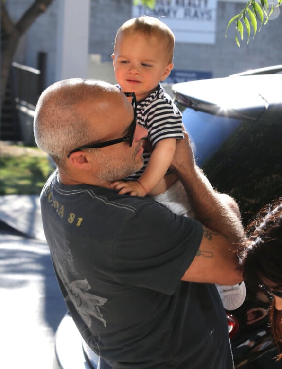 Jason Bleick et son fils Arthur sont allés déjeuner a Studio City, le 25 juillet 2012 à Los Angeles