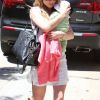 Elsa Pataky se promène avec sa petite fille India à Santa Monica, le jeudi 26 juillet 2012.