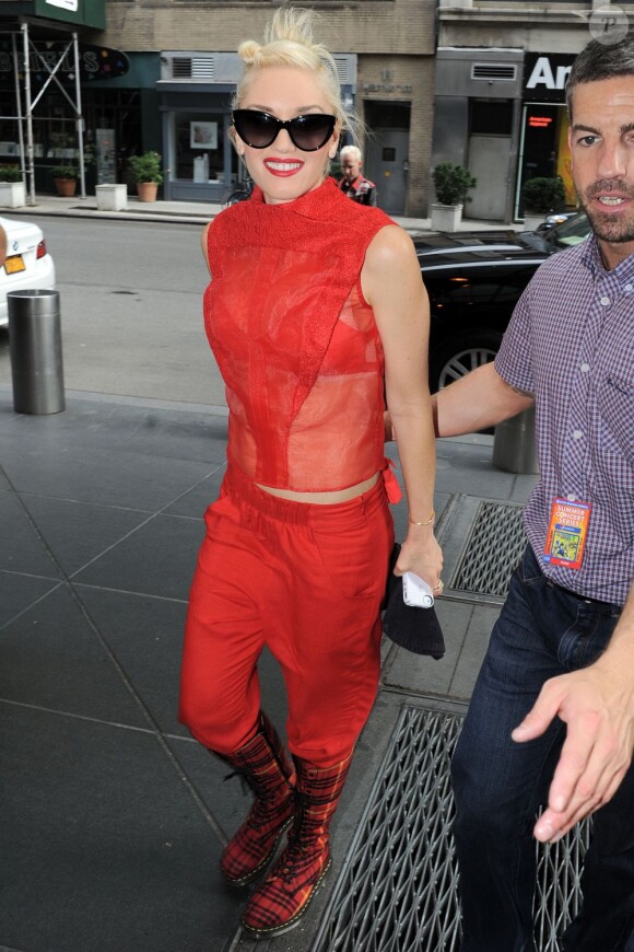 Gwen Stefani en rouge à New York, le 27 juillet 2012.