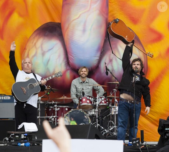 Tenacious D (Jack Black et Kyle Gass) en concert le 9 juin 2012 au Download Festival.
