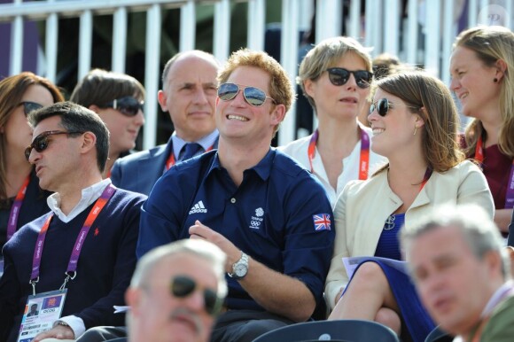 Le prince Harry et la princesse Eugenie d'York étaient présents lundi 30 juillet 2012 à Greenwich Park pour voir Zara Phillips sur High Kingdom dans l'épreuve de cross du concours complet aux Jeux olympiques de Londres.