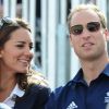 Kate Middleton et le prince William étaient présents lundi 30 juillet 2012 à Greenwich Park pour voir Zara Phillips sur High Kingdom dans l'épreuve de cross du concours complet aux Jeux olympiques de Londres.