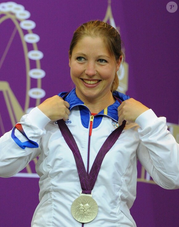 Céline Goberville le 29 juillet 2012 aux Jeux olympiques de Londres, médaillée d'argent en tir