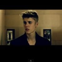 Justin Bieber : Esquinté par Michael Madsen dans le clip As Long As You Love Me