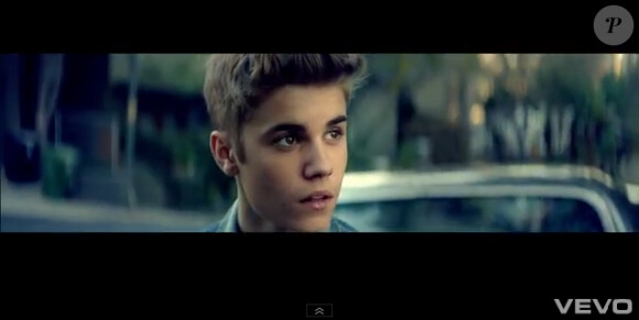 Bouleversant, Justin Bieber dans le clip de As long as you love me