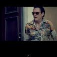 Michael Madsen dans le clip de  As long as you love me 