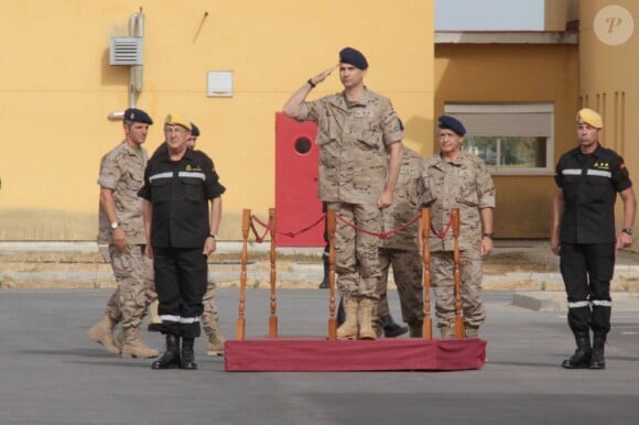 Le prince Felipe d'Espagne en visite le 2 août 2012 à la base de l'Armée de l'air de Moron.