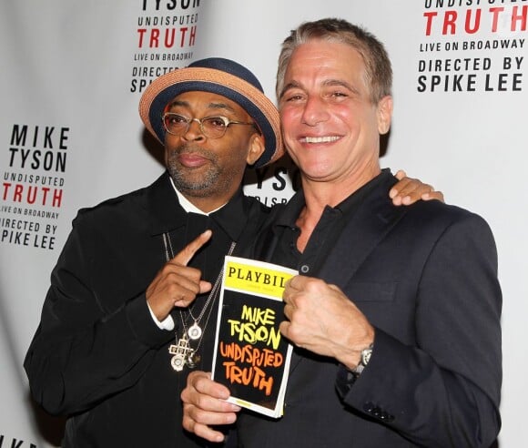Spike Lee et Tony Danza lors de la première du one-man show Mike Tyson : La vérité incontestée, à Broadway le 2 août 2012