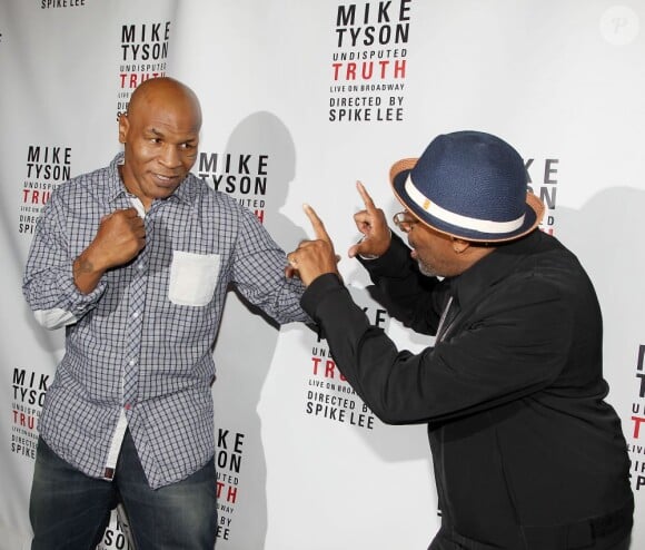 Mike Tyson et Spike Lee lors de la première du one-man show Mike Tyson : La vérité incontestée, à Broadway le 2 août 2012