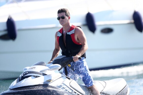 Simon Cowell fait du jet-ski à Saint-Tropez. Le 9 août 2012.
