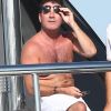 Simon Cowell profite de la douceur des vacances au large de Saint-Tropez, le 8 août 2012