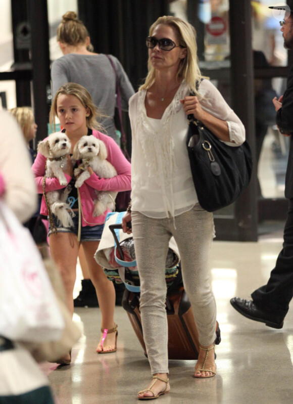 Jennie Garth et ses trois files de retour à Los Angeles le 10 août 2012