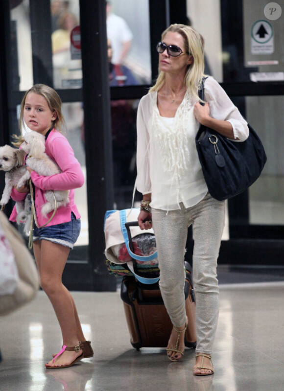 Jennie Garth et ses trois files de retour à Los Angeles le 10 août 2012