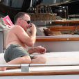 David Furnish sur un yacht au large de St-Tropez, le lundi 13 août 2012.