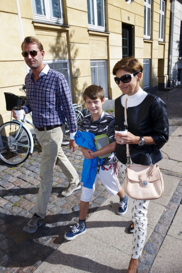 Le prince Felix de Danemark, âgé de 10 ans, a fait le 14 août 2012 sa rentrée en 4e à l'école Krebs de Copenhague, accompagné par sa mère la comtesse Alexandra de Frederiksborg et son beau-père Martin Jorgensen.
