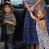 Exclu - Camila Alves, accompagnée ses deux enfants Levi et Vida, sort de son rendez-vous médical. Los Angeles, le 16 août 2012.