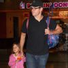 Matt Damon, sa femme Luciana Barroso et leurs filles Isabella, Gia et Stella. La petite famille a été vue à l'aéroport de Boston le 16 août 2012.