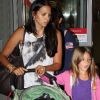 La femme de Matt Damon, Luciana Barroso, avec Isabella, 6 ans, et Stella, 2 ans. La petite famille a été vue à l'aéroport de Boston le 16 août 2012.