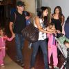 Matt Damon, sa femme Luciana Barroso et leurs filles Isabella (6 ans) Gia (4 ans) et Stella (2 ans). La petite famille a été vue à l'aéroport de Boston le 16 août 2012.