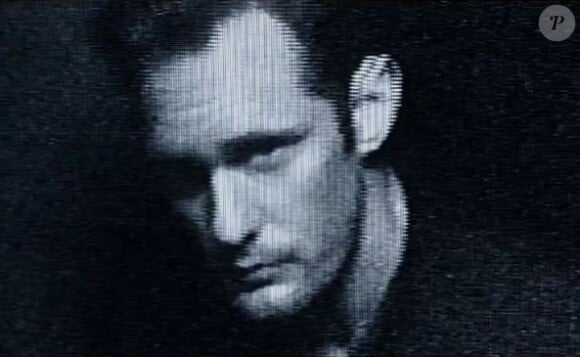 Alexander Skarsgard, mystérieux et séducteur dans le mini-film réalisé par Fabien Baron pour le parfum Encounter de Calvin Klein.