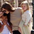 Angelina Jolie et sa fille Vivienne, 4 ans, en mars 2011.