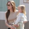 Angelina Jolie et sa fille Vivienne, 4 ans, en mars 2011.