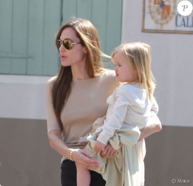 Angelina Jolie et sa fille Vivienne, 4 ans, en mars 2011.