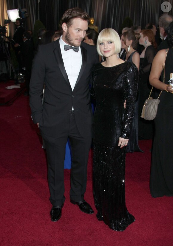 Anna Faris et son époux Chris Pratt sur le tapis rouge des Oscars en 2012