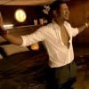 Usher prend l'eau dans le clip très sexy de Dive.