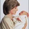 Diana portant le prince William en 1982. Quinze ans après la mort de Lady Diana, ses fils les princes William et Harry, et Kate Middleton, la belle-fille qu'elle aurait adoré connaître, perpétuent sa mémoire...