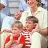 Diana avec Harry et William en 1987. Quinze ans après la mort de Lady Diana, ses fils les princes William et Harry, et Kate Middleton, la belle-fille qu'elle aurait adoré connaître, perpétuent sa mémoire...