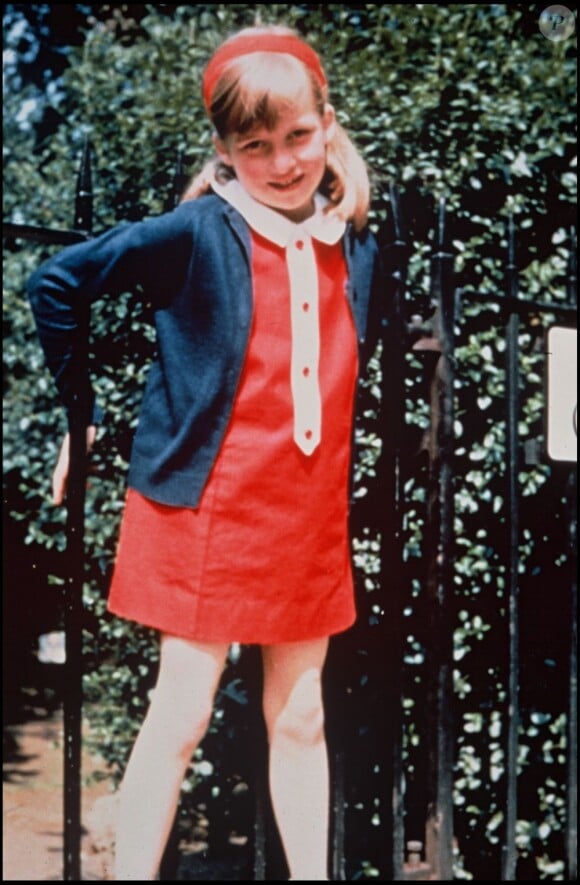 Diana Spencer en 1969. Quinze ans après la mort de Lady Diana, ses fils les princes William et Harry, et Kate Middleton, la belle-fille qu'elle aurait adoré connaître, perpétuent sa mémoire...