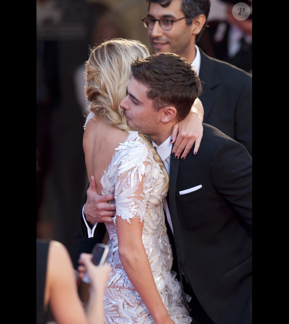 Zac Efron et Maika Monroe défilent sur le tapis rouge de la Mostra de Venise, le vendredi 31 août 2012.