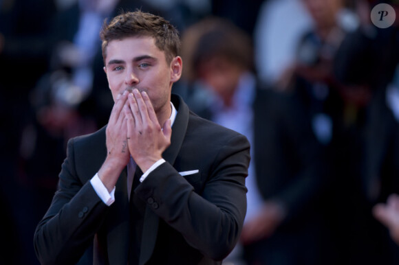 Zac Efron défile sur le tapis rouge de la Mostra de Venise, le vendredi 31 août 2012.