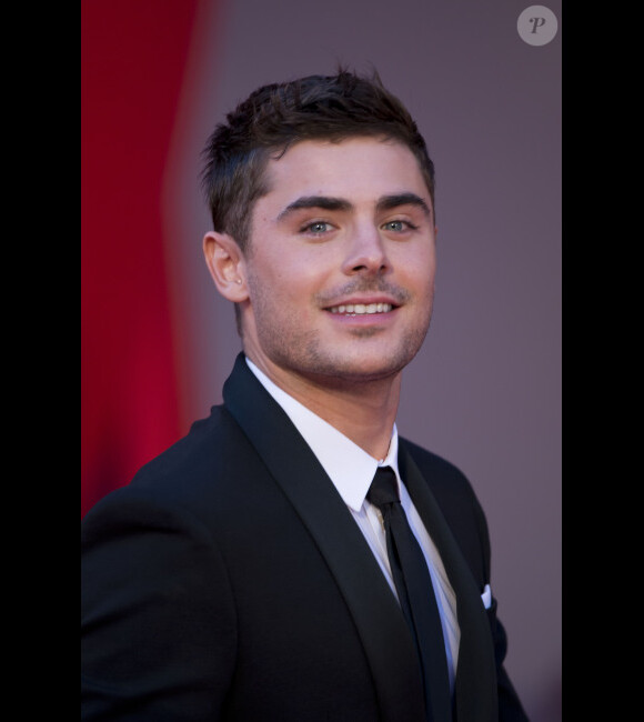Zac Efron défile sur le tapis rouge de la Mostra de Venise, le vendredi 31 août 2012.