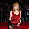 Isabelle Carré nous présente son ventre rond. Elle est enceinte de son troisième enfant et officialise sa grossesse lors de la Mostra de Venise, le 1er septembre 2012.