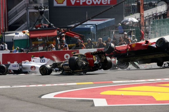 Romain Grosjean a provoqué un spectaculaire accident au départ du Grand Prix de Belgique à Spa-Francorchamps le 2 septembre 2012, mettant hors course Fernando Alonso et Lewis Hamilton