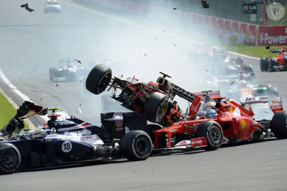Romain Grosjean a provoqué un spectaculaire accident au départ du Grand Prix de Belgique à Spa-Francorchamps le 2 septembre 2012, mettant hors course Fernando Alonso et Lewis Hamilton