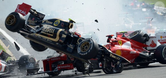 Romain Grosjean a provoqué un spectaculaire accident au départ du Grand Prix de Belgique à Spa-Francorchamps le 2 septembre 2012, mettant hors course Fernando Alonso et Lewis Hamilton