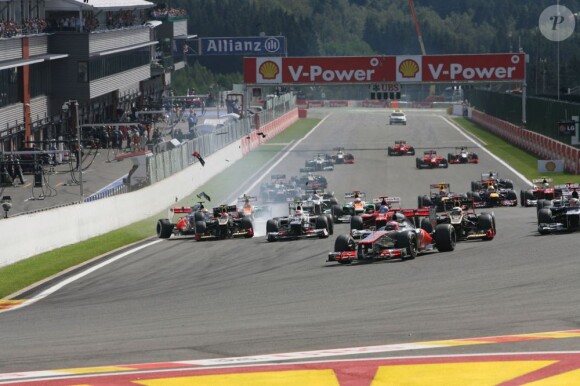 Romain Grosjean a provoqué un spectaculaire accident au départ du Grand Prix de Belgique à Spa-Francorchamps le 2 septembre 2012, mettant hors course Fernando Alonso et Lewis Hamilton