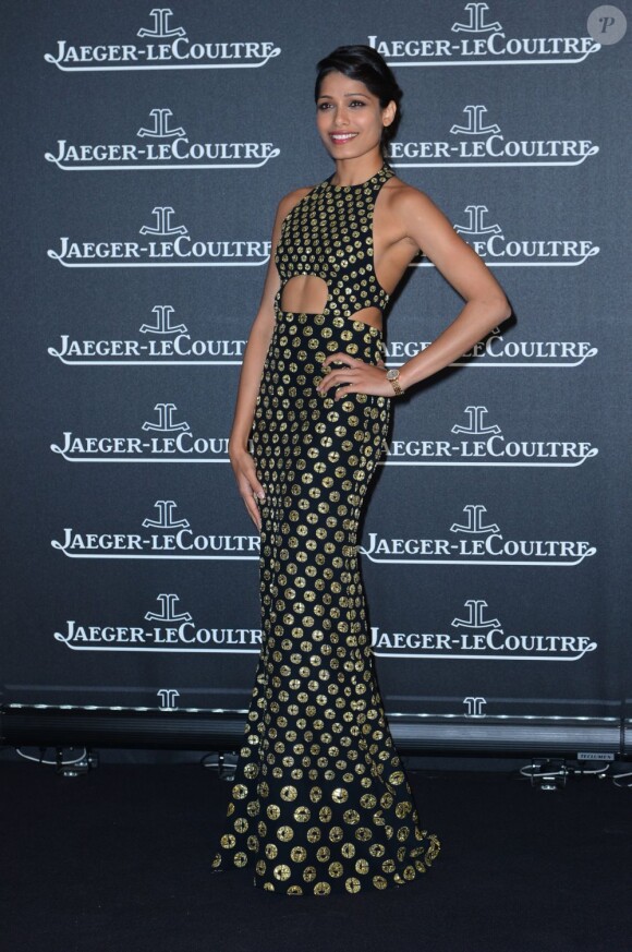 Freida Pinto dans une robe Alexander McQueen lors de la soirée Jaeger-LeCoultre à Venise le 4 septembre 2012