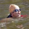 La princesse Maxima des Pays-Bas, très classe dans les canaux d'Amsterdam dans le cadre de l'Amsterdam City Swim, un événement qui vise à sensibiliser le grand public sur la maladie de Charcot le 9 septembre 2012
