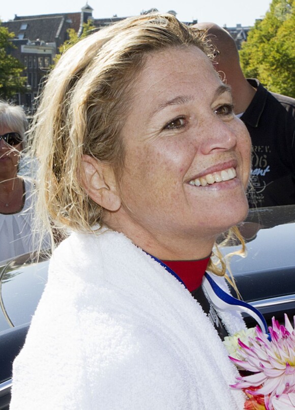 La princesse Maxima des Pays-Bas a nagé dans les canaux d'Amsterdam dans le cadre de l'Amsterdam City Swim, un événement qui vise à sensibiliser le grand public sur la maladie de Charcot le 9 septembre 2012
