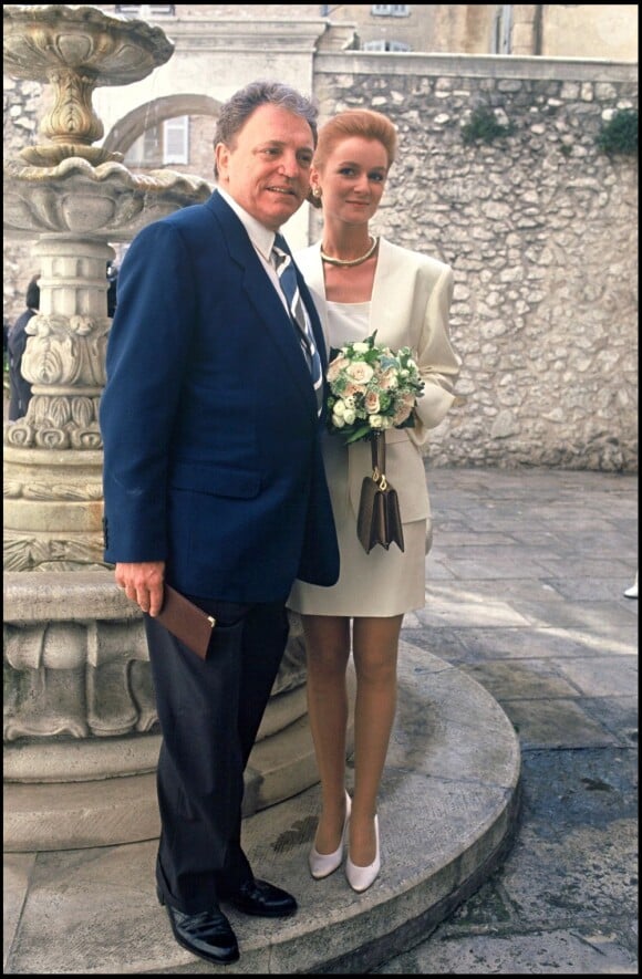 Mariage de Jacques Martin et Céline dans la commune de Tourette-sur-Loup, dans le sud de la France, le 20 avril 1992.